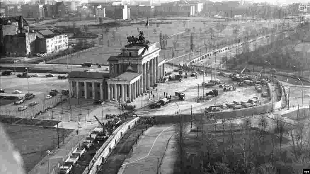 Падение берлинской стены фото