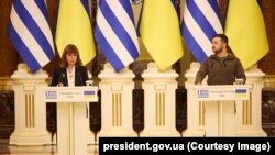 Президент України Володимир Зеленський і президент Греції Катерина Сакелларопулу. Київ, 3 листопада 2022 року