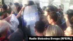 Протести за Мартин Нешковски пред Владата на Македонија.