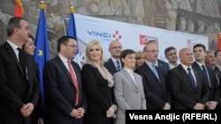 Predstavnici Vlade Srbije i francuske kompanije "Vansi Aerodromi" potpisali su 22. marta ugovor o koncesiji beogradskog aerodroma "Nikola Tesla" na 25 godina