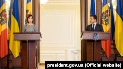 Президент України Володимир Зеленський (п) приймає в Києві прем'єр-міністра Молдоваи Майю Санду, липень 2019 року