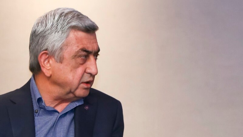 Саргсян ушел в отставку с поста премьер-министра Армении после массовых протестов