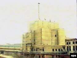 Північнокорейський ядерний реактор у Йонбйоні, фото 1992 року