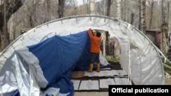 Жители пострадавших сел в Чон-Алае переселены в палатки.