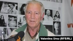 Economistul Grigore Furtună în studioul Europei Libere