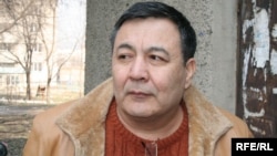 "Ұлт тағдыры" қозғалысының жетекшісі, саясаттанушы Дос Көшім. Алматы, 2009 жыл.