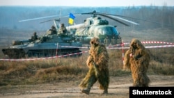 Militari ucraineni în timpul exercițiilor militare , regiunea Jitomir