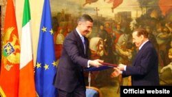 Milo Đukanović i Silvio Berluskoni u februaru 2010.