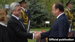 Президент Армении Серж Саргсян (слева) и президент Франции Франсуа Олланд (архив)