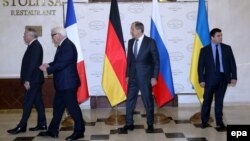 Справа налево: министры иностранных дел Украины, России, Германии и Франции. Минск, 29 ноября 2016 года.