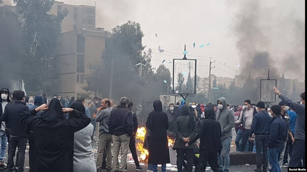 اعتراضات آبان ۹۸ با سرکوب گسترده و خشونتآمیز پلیس و نیروهای امنیتی مواجه شد