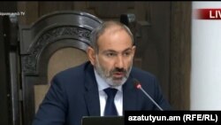 Премьер-министр Армении Никол Пашинян ведет заседание правительства, Ереван, 16 августа 2018 г.