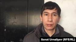 Блогер Аскар Шайгумаров после вызова в ДВД Западно-Казахстанской области. Уральск, 16 марта 2018 года. 