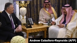 دیدار مایک پومپئو با ملک سلمان در ریاض. امروز یکم اسفند