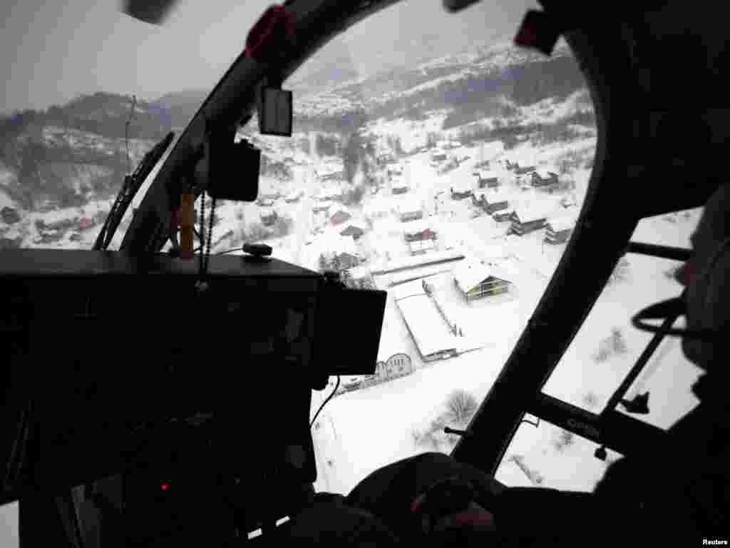 Helikopter u RS nadlijeće ugrožena područja