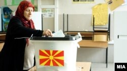 На одном из избирательных участков в Македонии, 29 октября 2017 год 
