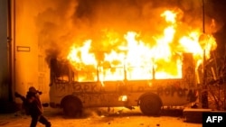 Полицейский автобус в огне. Киев. 19 января