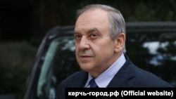 ABD ve BM sanktsiyaları altında bulunğan Rusiye prezidenti yanındaki Qırım Nazirler şurasınıñ reisi Georgiy Muradov 