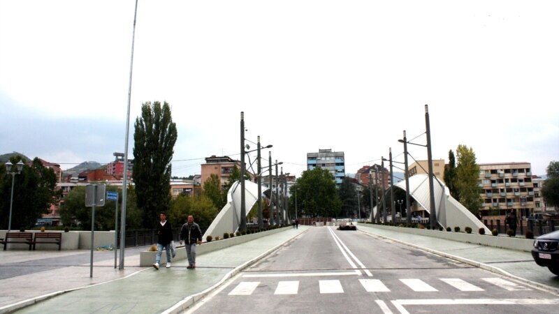 Most koji razdvaja Kosovo