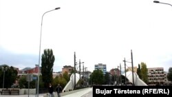 Most između južnog i sjevernog dijela Mitrovice.