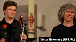 Cu violoncelistul britanic Steven Isserlis la Academia Kronberg