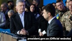 Petro Poroșenko la dezbatarea publică pe Stadionul Olimpic din Kiev cu Volodimir Zelenski