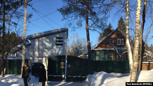 The quiet lane where the current cryonic storage facility is located.