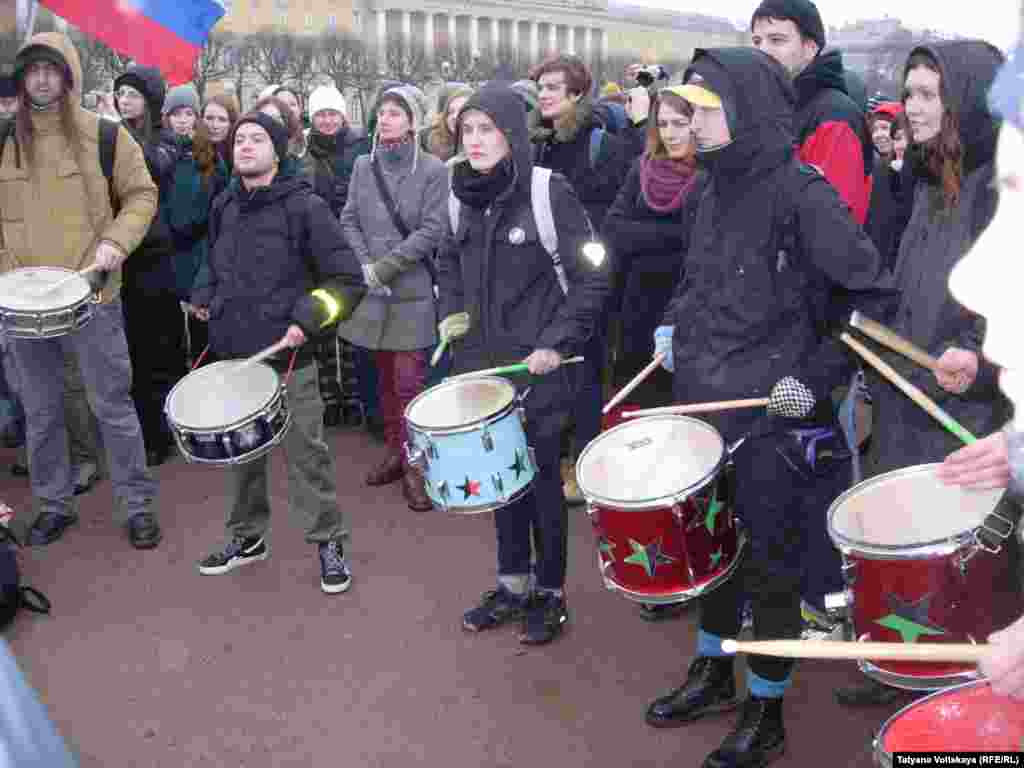  Зазадоккху-беттан 8-чу дийнахь Петарбухера Марсан аре цIе йолчу майданахь хилла митинг.