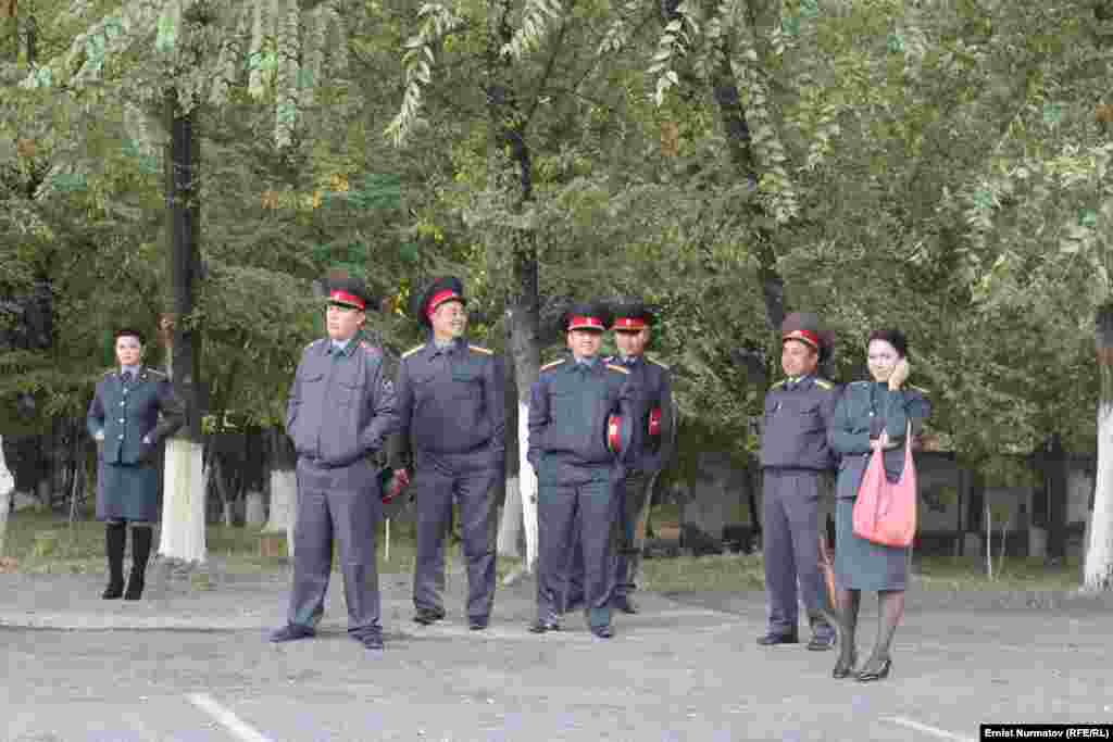 В отличие от Бишкека в Оше за охраной общественного порядка во время праздничного намаза следили еще и женщины-милиционеры