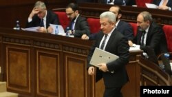 Armenia - Finance Minister Atom Janjughazian is about to present the government's draft budget for 2019 to parliament deputies in Yerevan, 13 November 2018