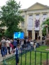 mai 2019: În fiecare an, de Noaptea Muzeelor, mii de oameni stăteau la coadă la Muzeul de Istorie Naturală &bdquo;Grigore Antipa&rdquo; din București.&nbsp;&nbsp;