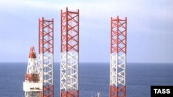 Россия собирается пересмотреть сам принцип СРП: помимо Sakhalin Energy недавно прозвучала угроза в адрес ТНК-ВР и МПР отказалось принять новую стоимость проекта Exxon «Сахалин-1»