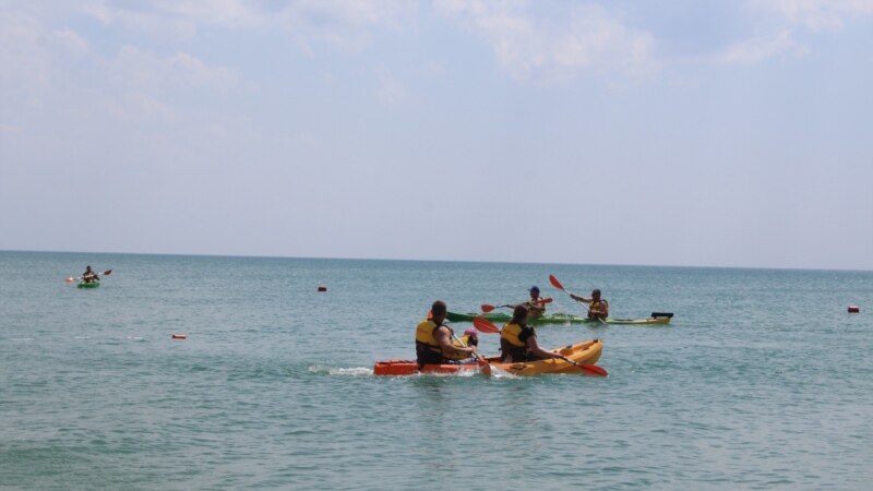 В Саках стартовал фестиваль водных видов спорта «Желтый батискаф»