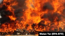 آرشیف، مواد مخدر در ولایت هلمند آتش زده شده‌است
