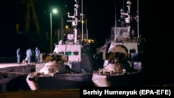 Захоплені рік тому біля берегів Криму українські кораблі в порту Очакова, 20 листопада 2019 року