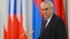 Presidenti çek: Mospranimi i refugjatëve, ndalon “sulmet barbare” 
