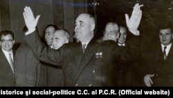 Primul dictator comunist al României, Gh. Gheorghiu Dej, instalat de I. V/ Stalin, în fruntea Republicii Populare Române, cu sprijinul Armatei Roșii care ocupase România. Aici, în 1961, după ce convinsese Moscova, printr-un nou val de teroare politică, să-și ia soldații acasă.