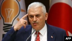 Türkiyənin baş naziri Binali Yıldırım Johnson-a "Allahdan düzgün yol" diləyib