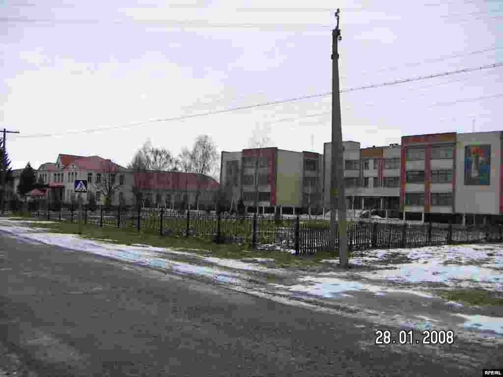 Школа в с. Крути
