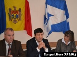 Mihai Moldovanu (centru), Alexandra Yuster (dreapta)