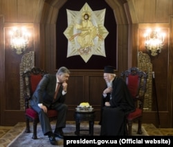 Президент Украины Петр Порошенко и вселенский патриарх Варфоломей I во время встречи в Константинополе / Стамбуле (Турция), 9 апреля 2018 года
