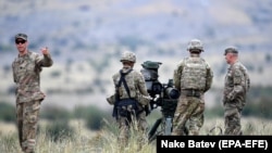 "Tradicionalna vojna sila koju SAD ima, susreće se sa rizikom suočavanja sa novom vrstom izazova", upozorava Brattberg