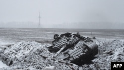 Un tanc al armatei ucrainene distrus lângă Vuhlehorsk, 9 februarie
