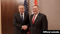 Глава МИД Таджикистана Сироджиддин Мухриддин и Госсекретарь США Майк Помпео. Ташкент, 3 февраля 2020 года