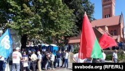 Проправительственная акция на Площади независимости в Минске