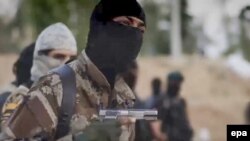 "Исломий давлат"нинг Раққадаги жанггарилари.