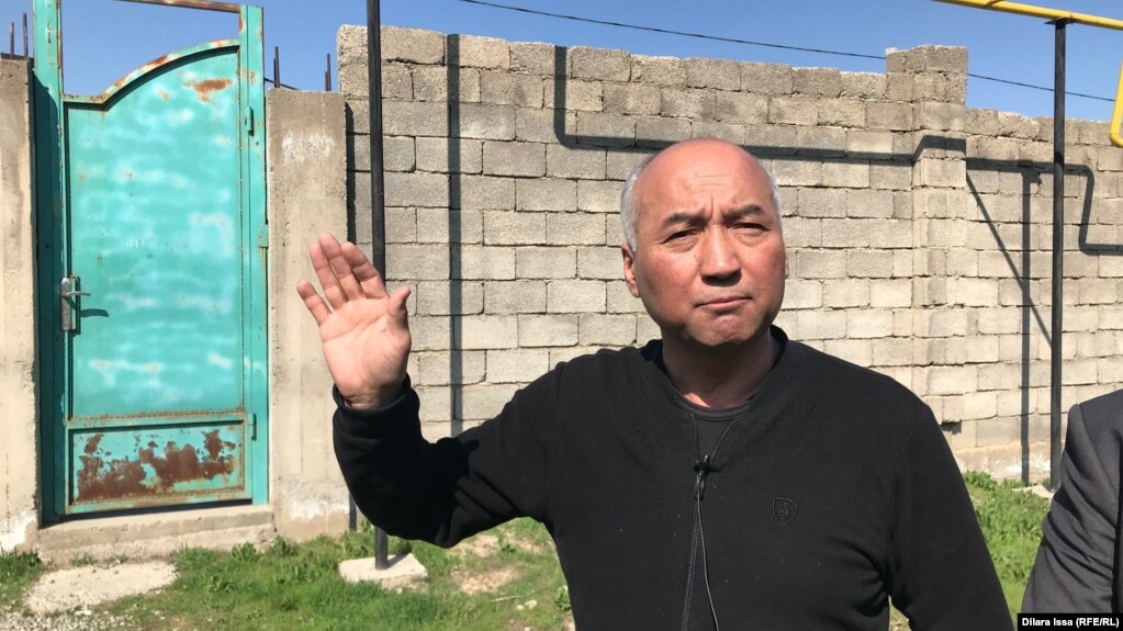 Профсоюзный активист Ерлан Балтабай, возглавлявший Отраслевой профсоюз работников топливно-энергетического комплекса, после выхода из тюрьмы. Шымкент, 20 марта 2020 года.