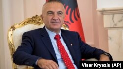  Албанскиот претседател Илир Мета 
