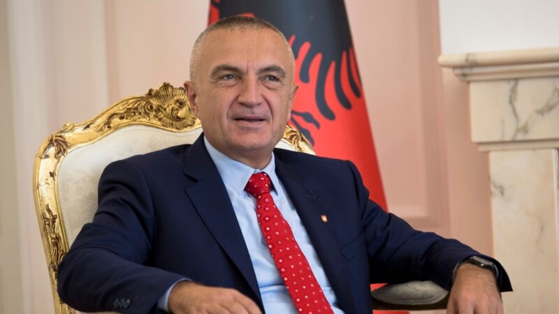 Iniciativa për shkarkimin e presidentit thellon krizën politike në Shqipëri 