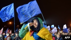 Массовые акции протеста в Киеве и в других городах страны начались в минувшее воскресенье.